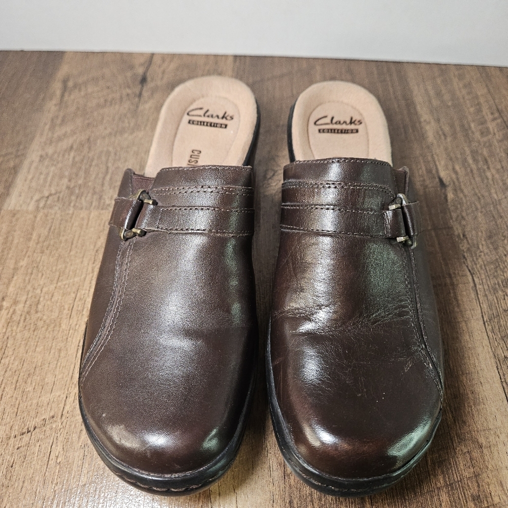 Womens Clarks Brown Clogs NWOT or Box size 7
